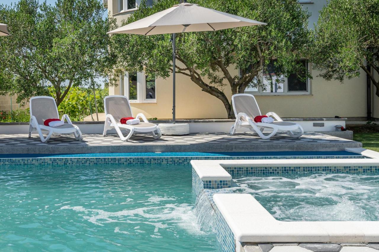 Apartment Miruna S Bazenom Donje Rastane Ngoại thất bức ảnh