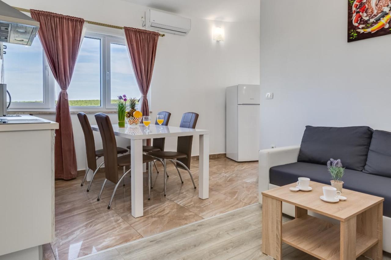 Apartment Miruna S Bazenom Donje Rastane Ngoại thất bức ảnh