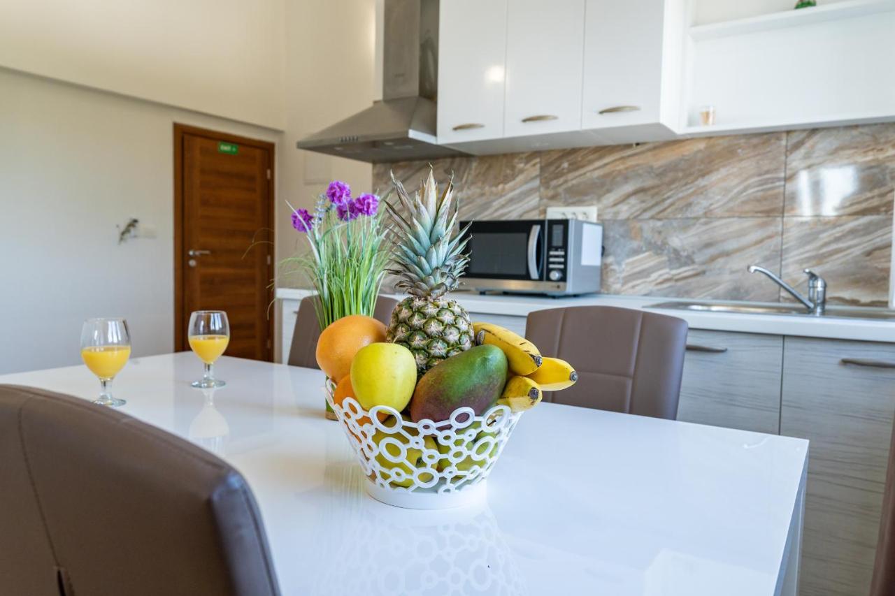 Apartment Miruna S Bazenom Donje Rastane Ngoại thất bức ảnh