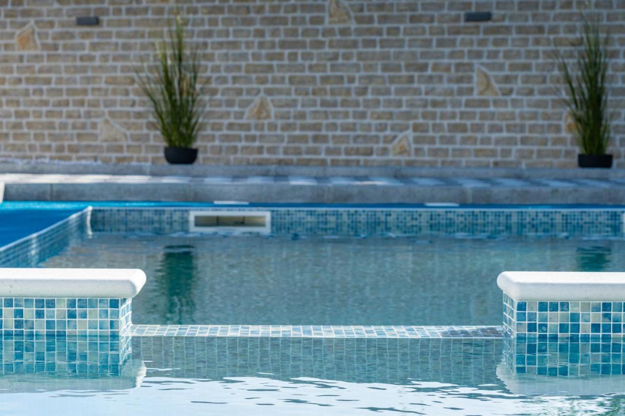 Apartment Miruna S Bazenom Donje Rastane Ngoại thất bức ảnh